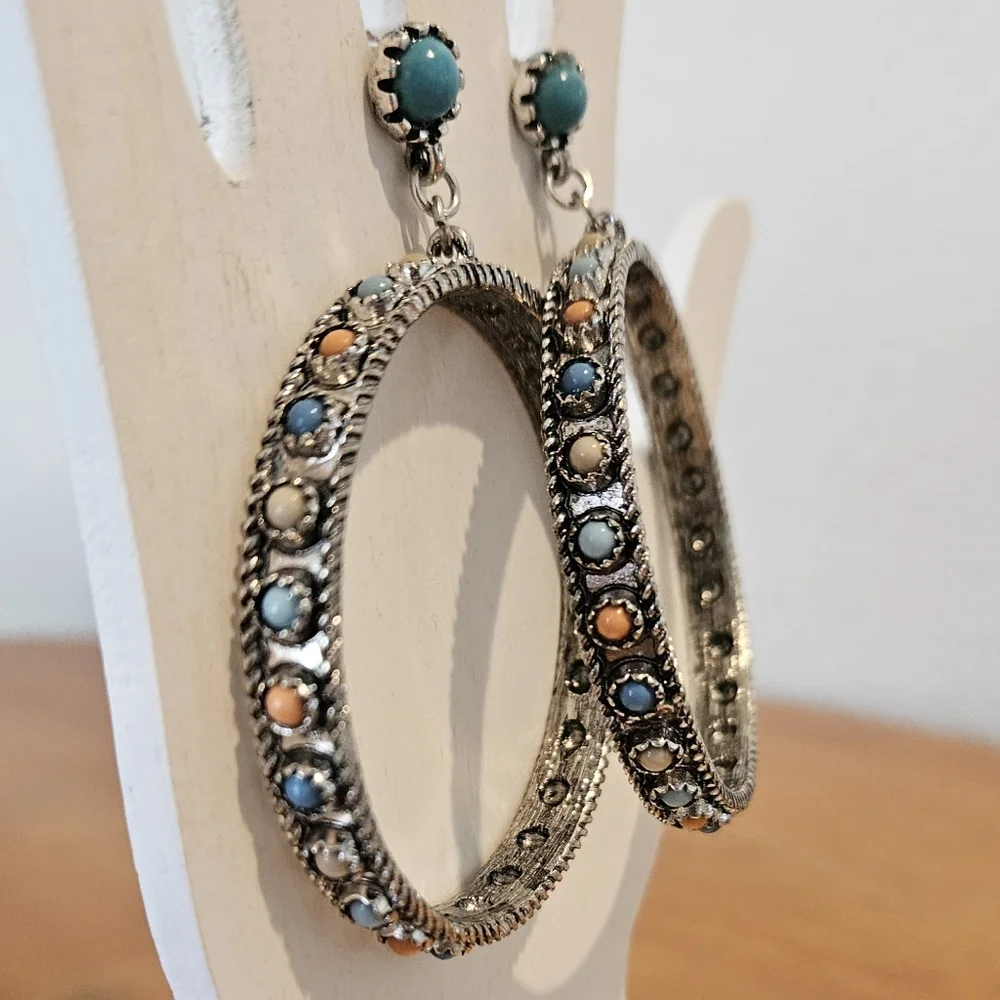 NWT'S - SHYANNE - Wildflower Bloom Silver Tone Hoop Stud Earrings
